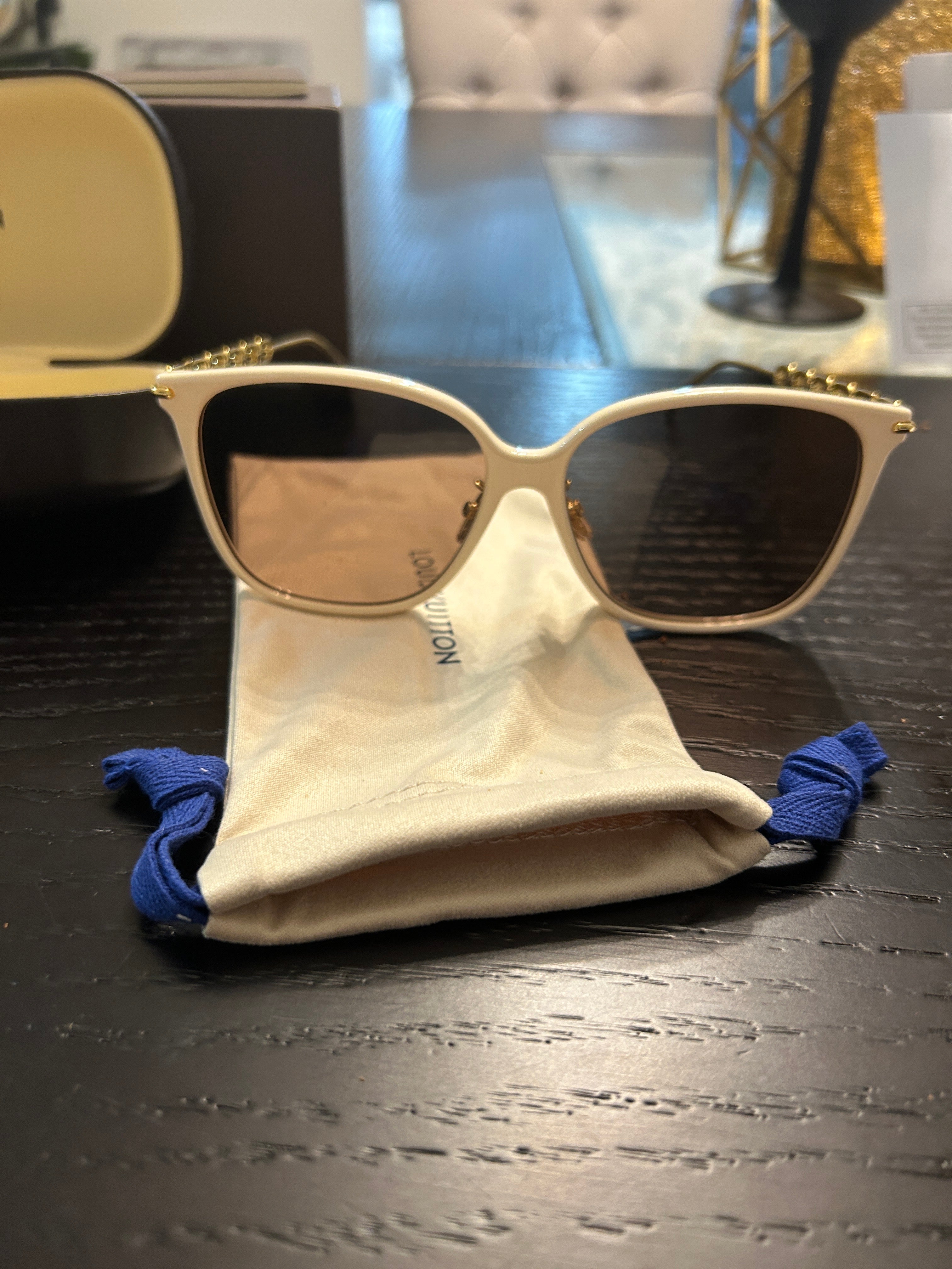 Louis Vuitton sunnies