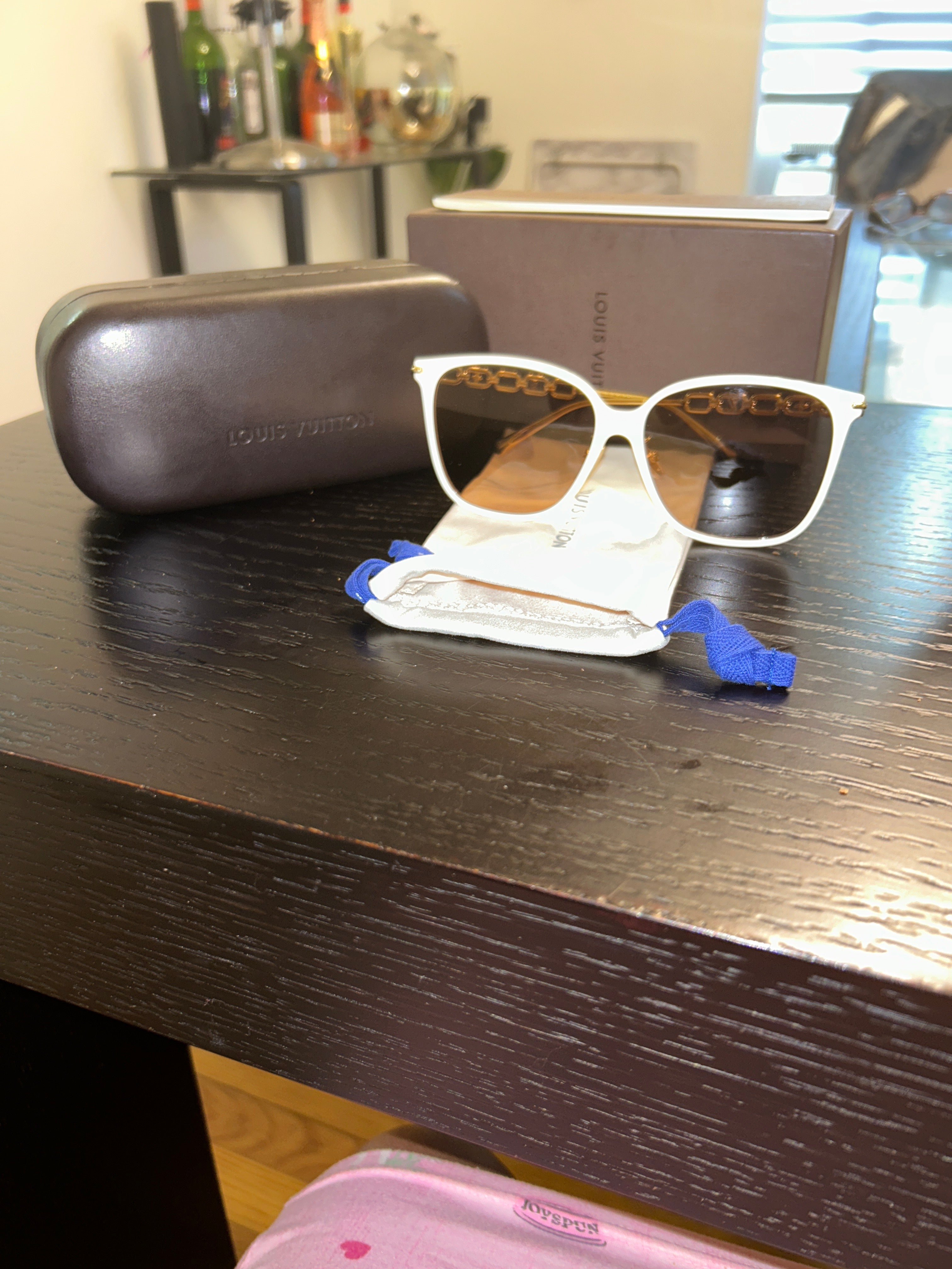 Louis Vuitton sunnies