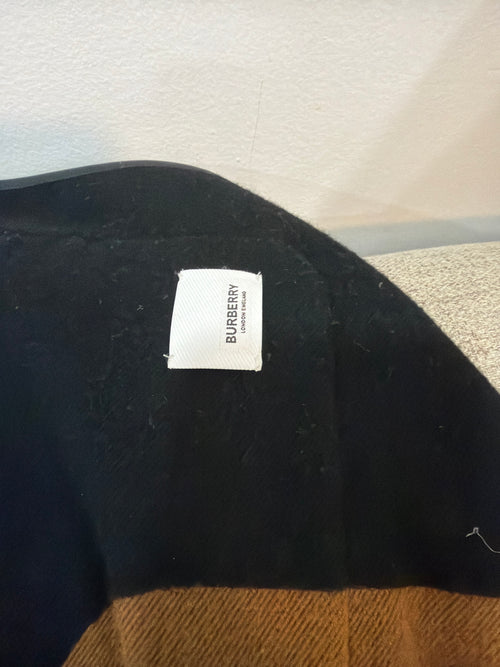 Burberry poncho(preowned)